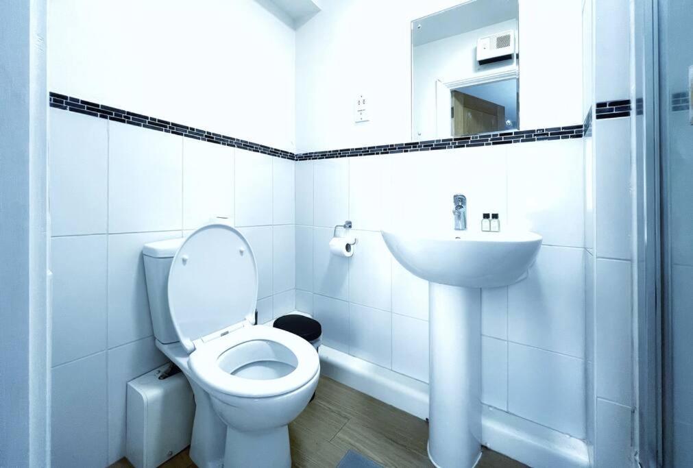 New Luxurious And Business Apt Swansea Exterior foto